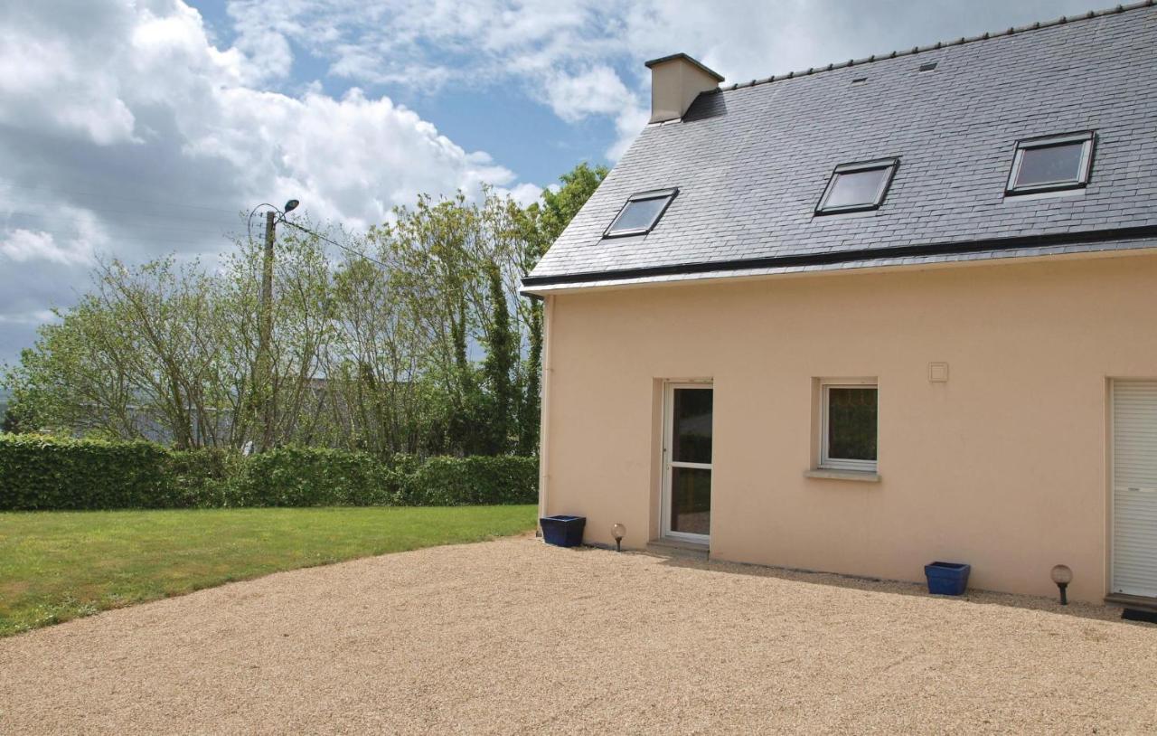 2 Bedroom Nice Home In Plestin Les Greves Exterior photo