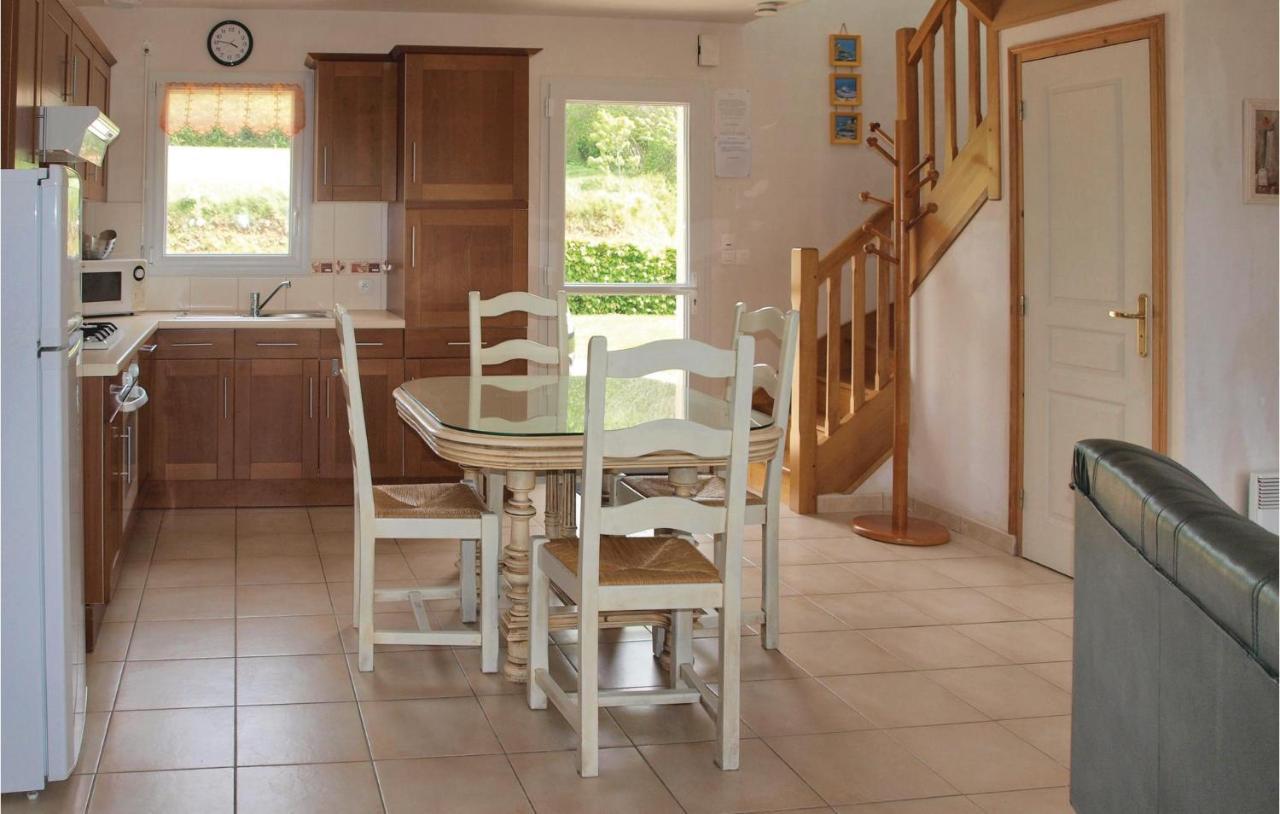 2 Bedroom Nice Home In Plestin Les Greves Exterior photo